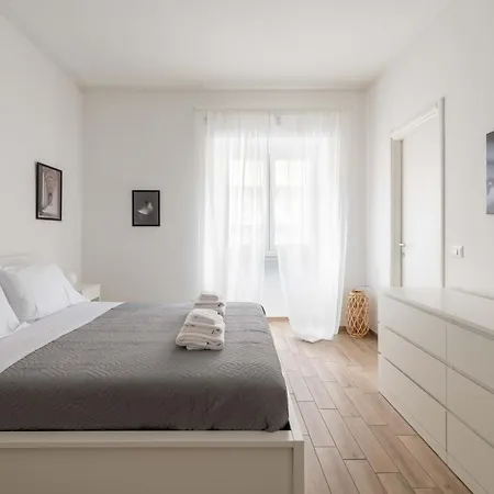 Loverhome 2 Roma